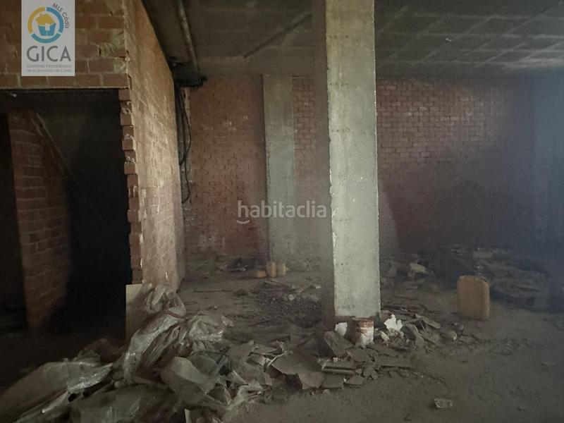 Foto 1b31684c-fce0-4370-bc76-2f0c02e33502. Locale commerciale in avenida de oceanía in San Bernabé Algeciras