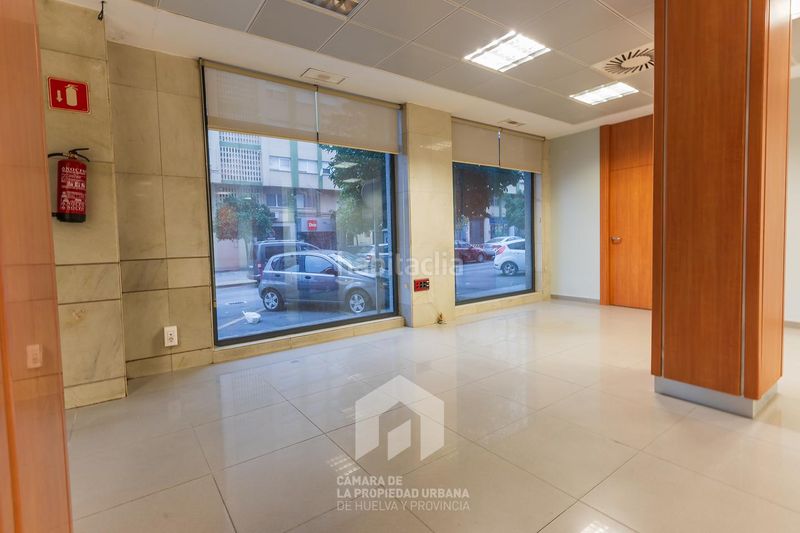 Foto 10aa1f5d-a532-48ba-b2a4-301ed516cf6c. Alquiler local comercial espectacular local comercial en alquiler, en Isla Chica en Huelva