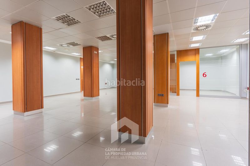 Foto 88eeb2d3-5f4b-40f8-a117-bccd611b784c. Alquiler local comercial espectacular local comercial en alquiler, en Isla Chica en Huelva