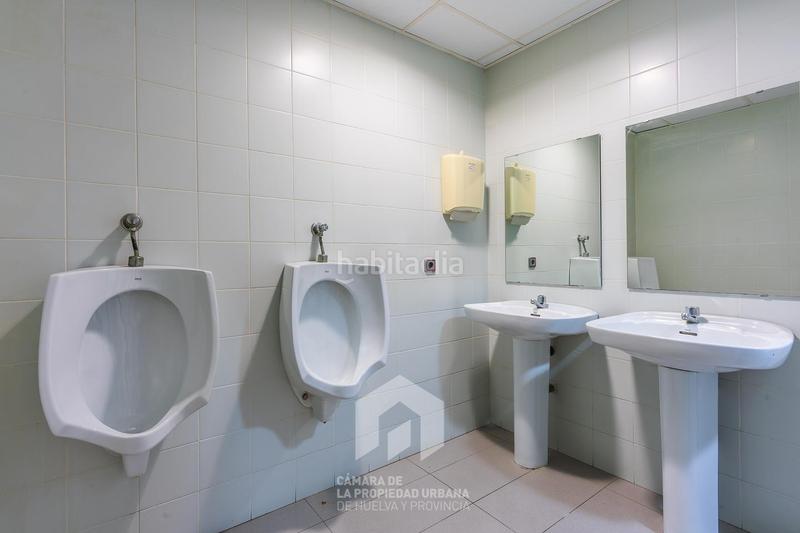 Foto 3a4b1523-87a3-4f2d-8773-72f121fec3d4. Rent business premise in Isla Chica Huelva