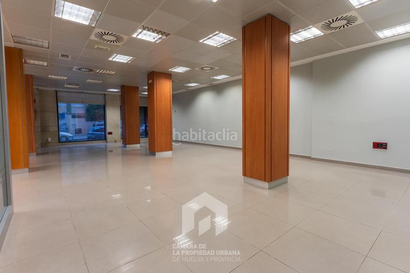 Foto fb37af79-3b4a-42df-9b56-edeee1dd9905. Rent business premise in Isla Chica Huelva