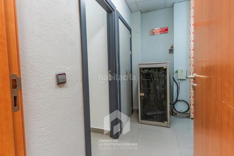 Foto 74e14c6f-a412-4769-8094-b17da3b5f4af. Alquiler local comercial en Isla Chica Huelva