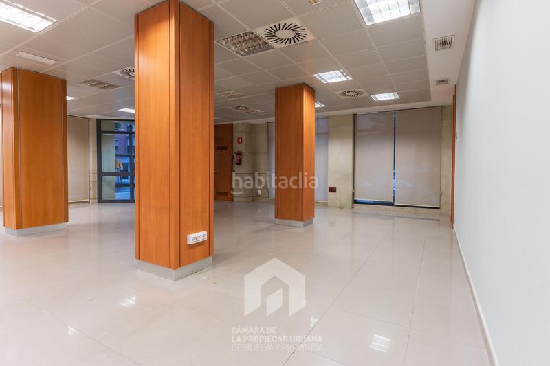 Foto b2b09916-0cc4-451f-9bbd-5704d1f0ad8f. Alquiler local comercial en Isla Chica Huelva