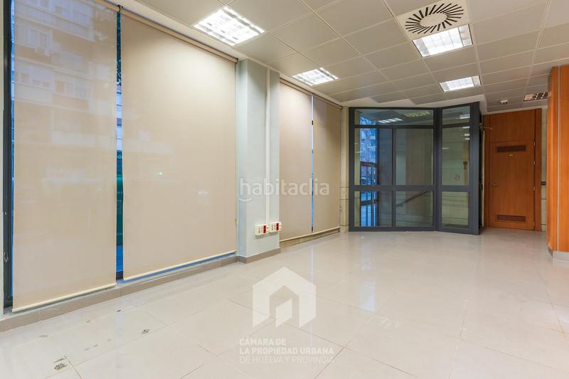 Foto d67830bb-f25a-43a6-9fa8-2b68e0f8b4bc. Alquiler local comercial en Isla Chica Huelva