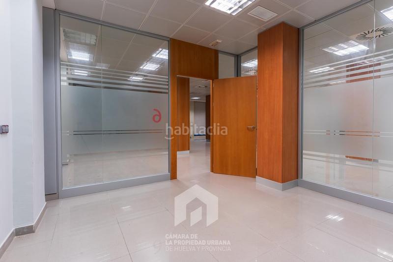 Foto ce77b34a-275f-434c-ae6e-8a55cf4d9f69. Affitto locale commerciale in Isla Chica Huelva