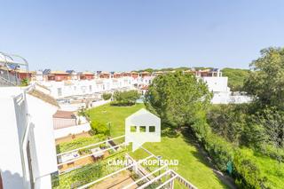 Casa a El Portil. Exclusivo chalet pareado en urbanización privada en el portil, h