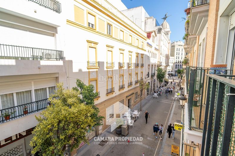 Foto b5208b02-6cf5-457d-b5fe-821058aabce3. Pis amb aparcament a Centro Huelva
