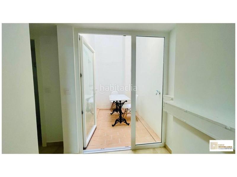 Foto 5dd7f0f5-ceb6-424c-a1e1-6f0cebcd7028. Alquiler piso alquiler de piso capital de 3 dormitorios en Cádiz