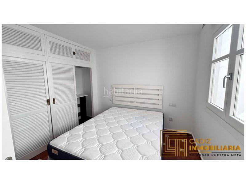 Foto 783a7b22-7037-40c8-b4b1-99701f6b0a25. Rent penthouse in Centro Histórico Cádiz