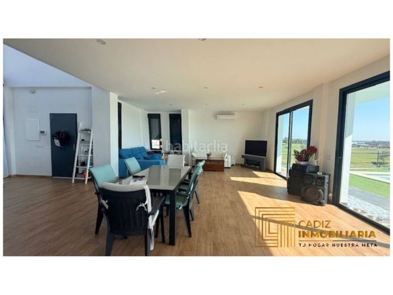 Foto a0ae0a43-e258-40d0-9411-bdab302985cc. Casa amb calefacció aparcament a Villanueva Golf Puerto Real