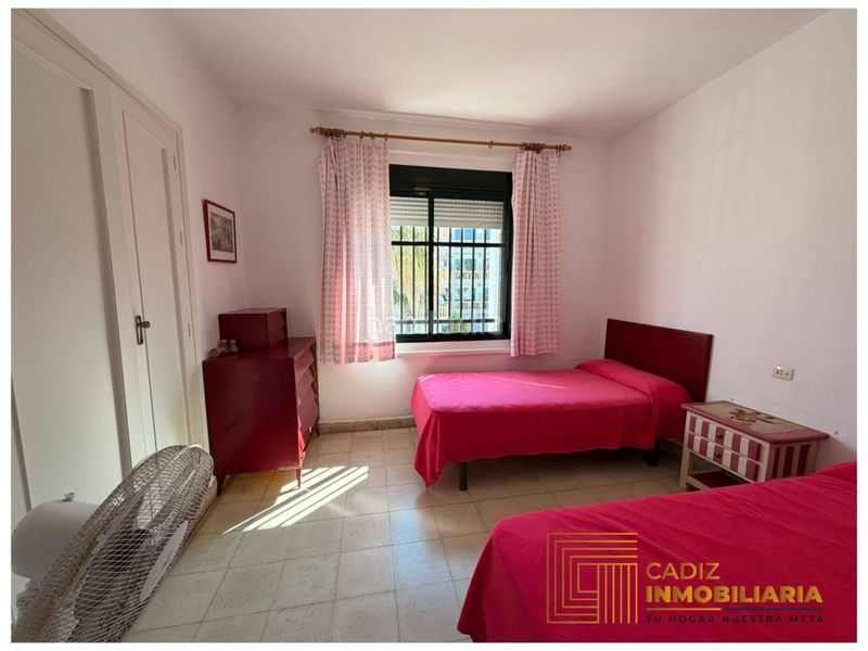 Foto ece58942-d864-4577-85c2-54d399c64305. Xalet amb aparcament a Playa de la Regla Chipiona