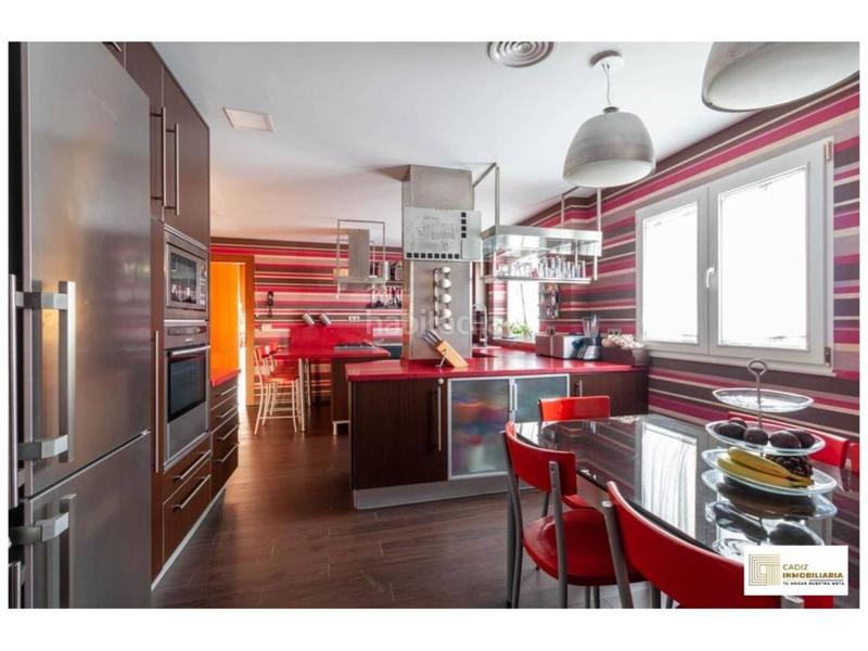 Foto 0bd2e0da-6019-4581-9aa3-7eacb28ec0c7. Piso espectacular vivienda frontal al mar en Paseo Marítimo - San José - La Laguna Cádiz