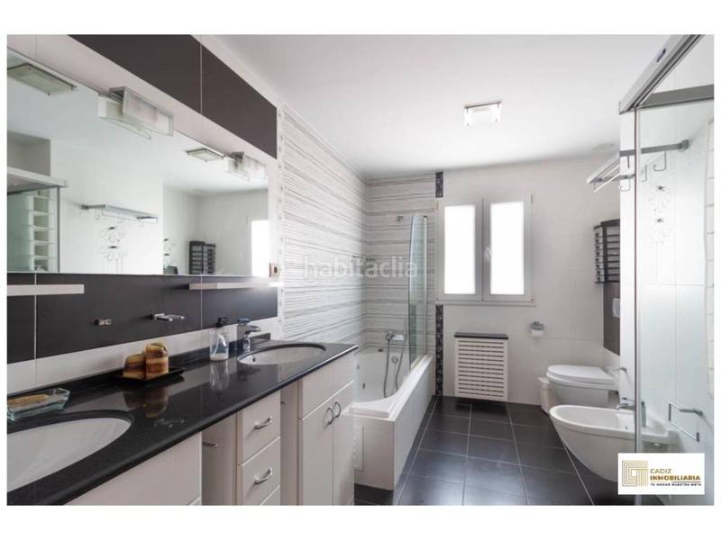 Foto 18956c9a-adbf-4abf-ba16-9cc41266d05e. Piso espectacular vivienda frontal al mar en Paseo Marítimo - San José - La Laguna Cádiz