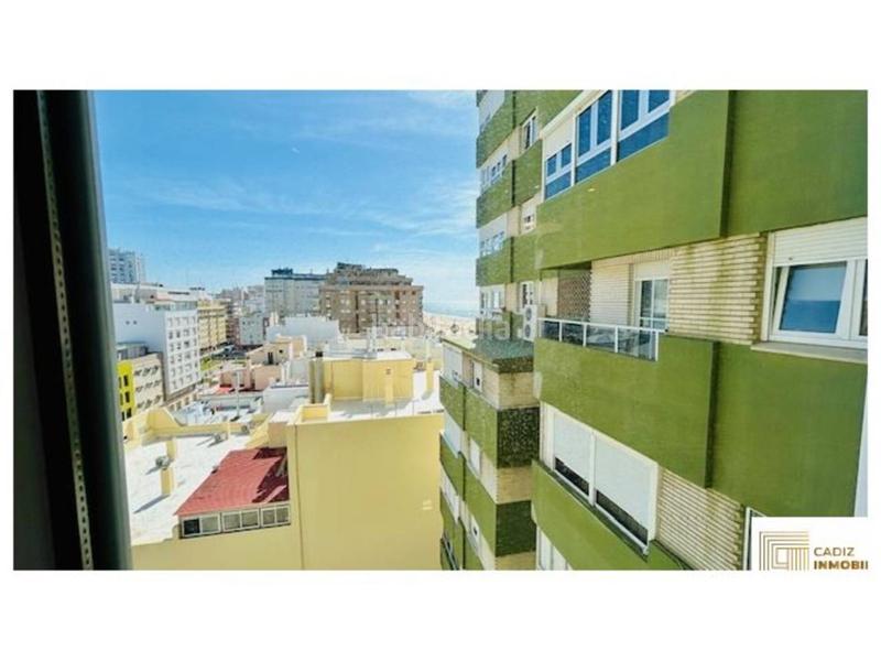 Foto 9347e3d8-1bfb-4bfc-9c7a-5ea554c4c5a9. Piso espectacular vivienda frontal al mar en Paseo Marítimo - San José - La Laguna Cádiz
