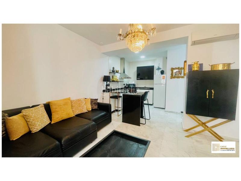 Foto 198b4c6a-5f27-416c-a65f-5695f3bec257. Pis a Centro Histórico Cádiz