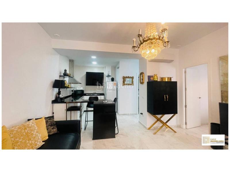 Foto 3729573a-33e2-46c1-b3b6-ffd57ad5ed4c. Pis a Centro Histórico Cádiz