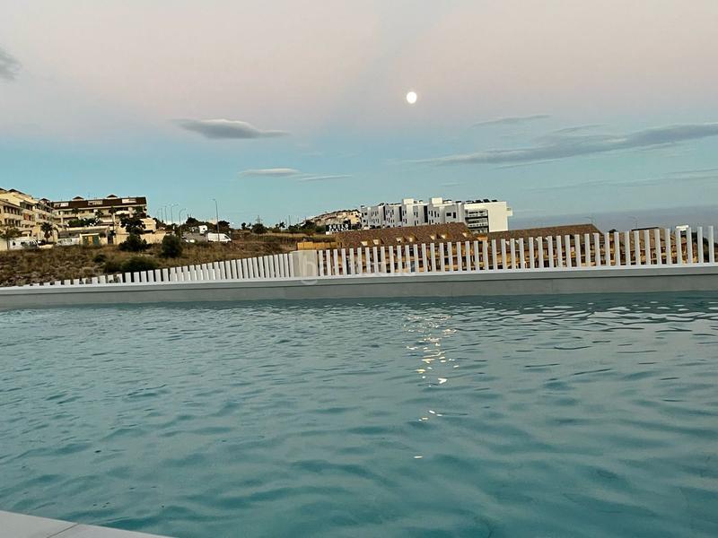 Foto 6a9fedf2-4ef7-4689-8d6e-d0290fa66fea. Chalet avec piscine dans Santangelo Benalmádena