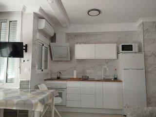 Miete Appartement in Manantiales-Estación de Autobuses. Estudio acogedor y luminoso en el centro de torremolinos de sept