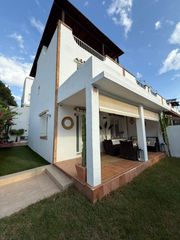 Location Maison jumelée à Playamar - Benyamina. Adosado en esquina en playamar