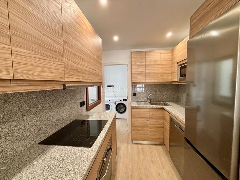 Foto 69c61bf5-4dc9-4749-a0bf-b4fe56f4f070. Piso en avenida de andalucía 29 en Carranque - Haza Cuevas Málaga