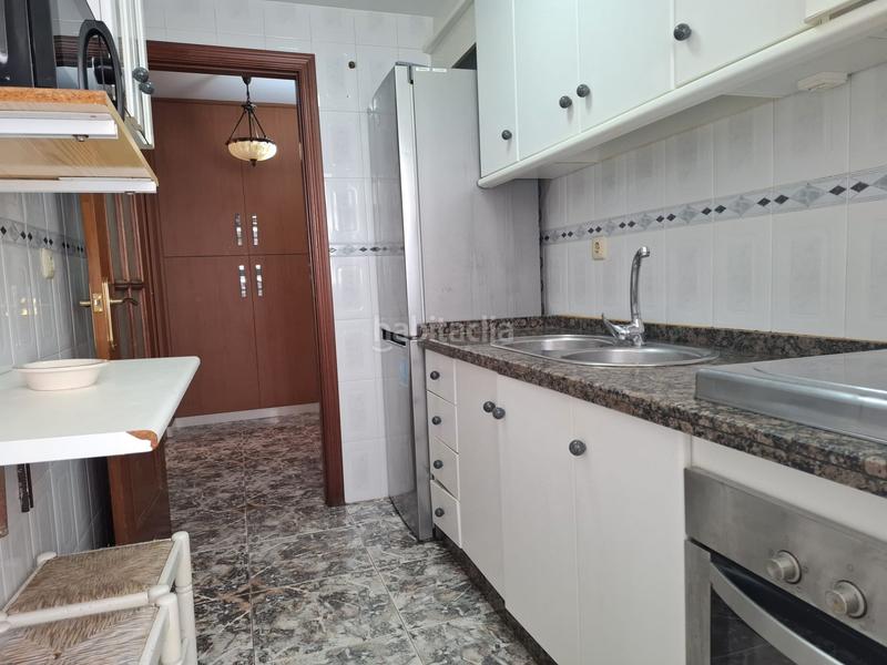 Foto b5b50c0c-d331-4b3a-acf8-18d42c5697b1. Piso ¡¡ con cochera y trastero !!..... atención a este estupendo piso de 3 dormitorios en Motril