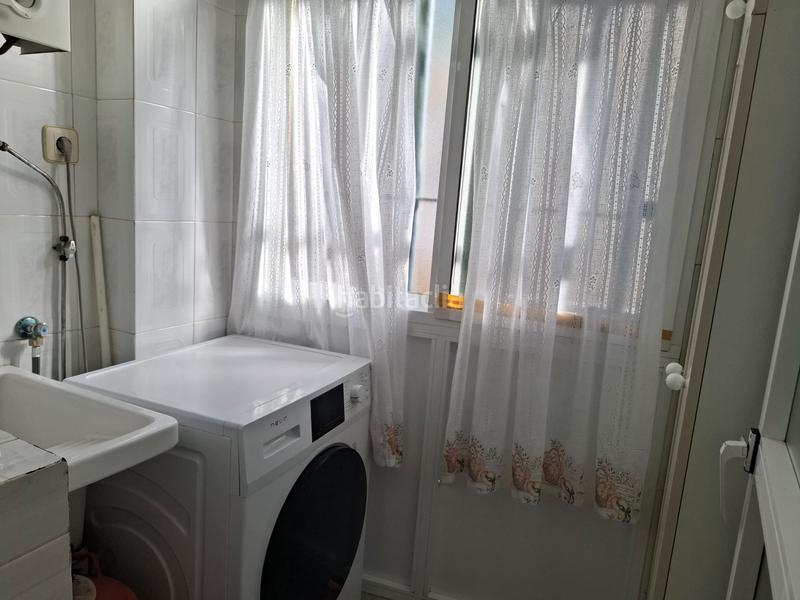 Foto dac5538d-53ff-4b8e-9716-587bf1ddfd6c. Piso ¡¡ con cochera y trastero !!..... atención a este estupendo piso de 3 dormitorios en Motril