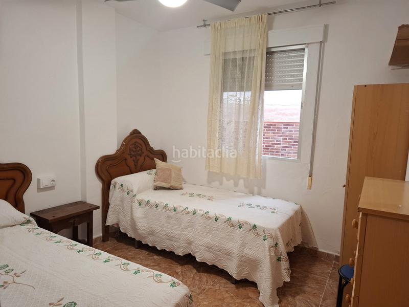 Foto fc0b6da7-b16a-4311-8815-ebe029849a3a. Piso en calle duque de rivas 3 viva cerca el mar!!!..apartamento de más de 70m2 en Motril