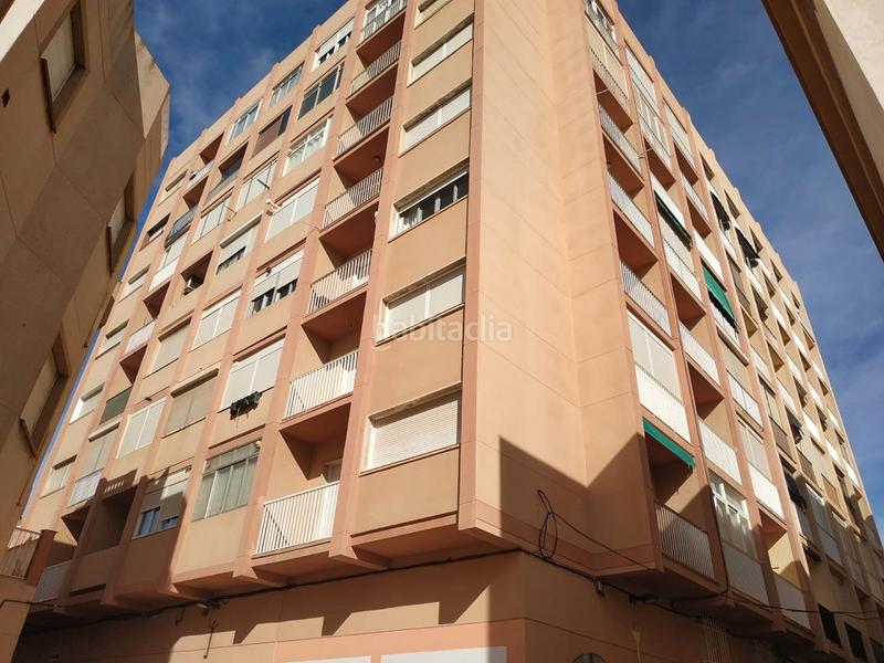 Foto c2adefdb-4971-49e4-885f-bc42d976706a. Piso luminoso piso a la venta, en Torrenueva costa. en Motril