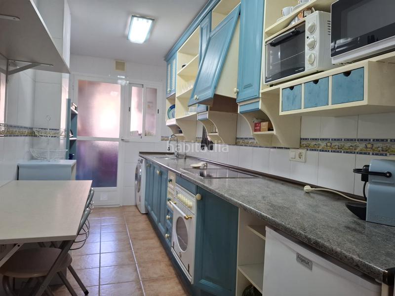 Foto bc5ce866-2385-47ea-a219-c3078613a92a. Piso en calle las salinas 2 ¡¡ ocasión !!..piso de más de 80m2, con 3 dormitorios en Motril