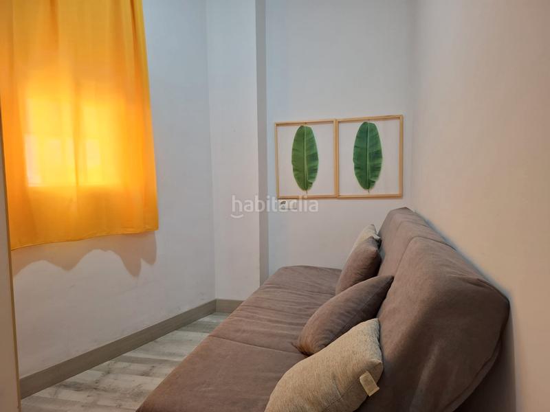 Foto e7fa5e70-c39f-488d-9caa-2e7e8ca1a0e8. Piso en calle las salinas 2 ¡¡ ocasión !!..piso de más de 80m2, con 3 dormitorios en Motril