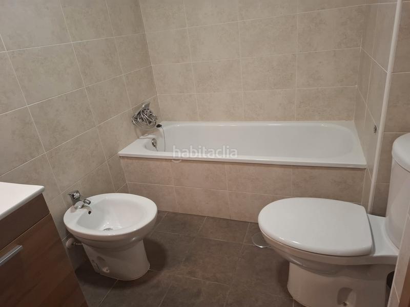 Foto 026c0600-18ef-4222-8891-3e6923ac0e4a. Piso estupendo piso con cochera, trastero y piscina en Motril