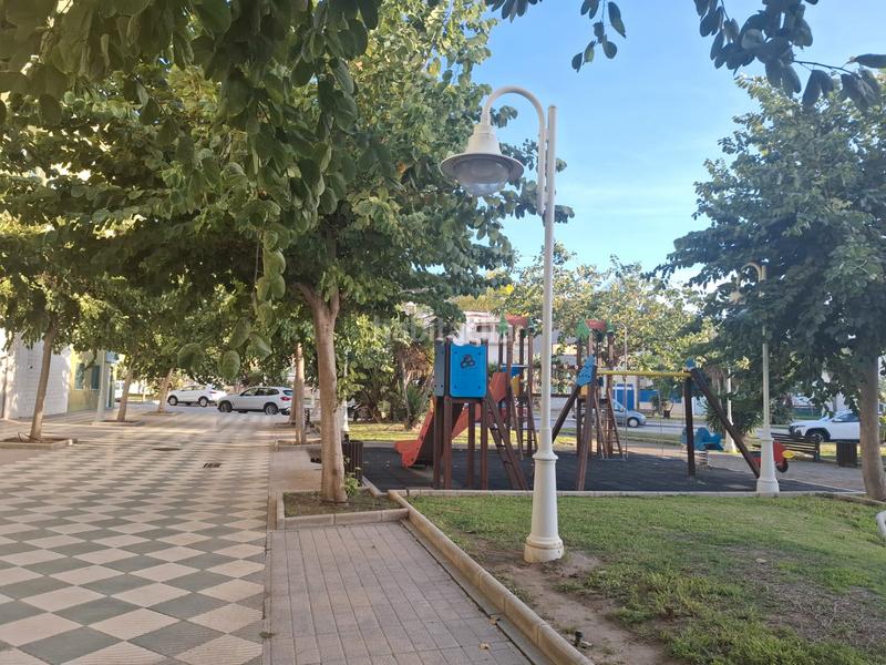 Foto 9b3c09e4-65e4-4e76-b37e-e6e9f296c01a. Piso estupendo piso con cochera, trastero y piscina en Motril