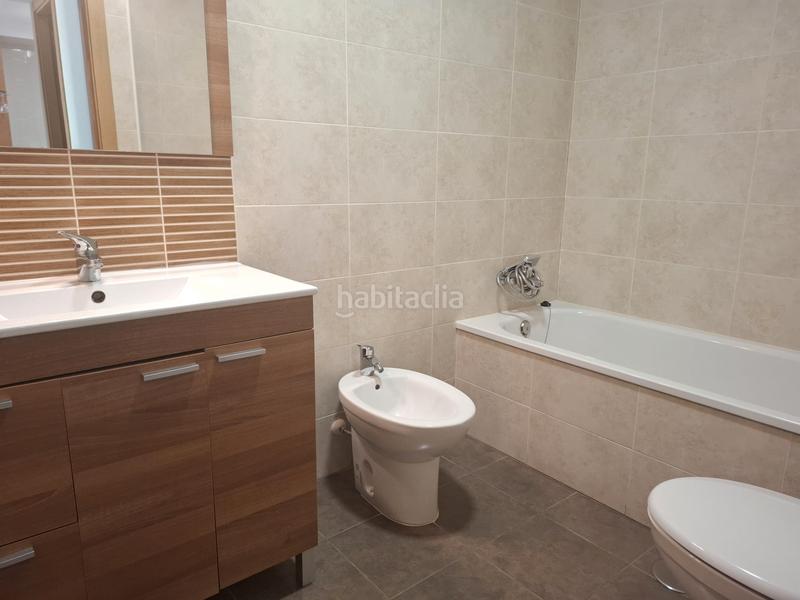 Foto d6428f88-2805-48c5-8ef6-7f91d9656047. Piso estupendo piso con cochera, trastero y piscina en Motril