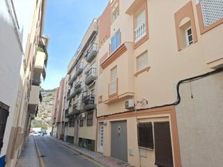 Appartement à Torrenueva. Amplio piso con vistas al mar, a un paso del paseo marítimo.