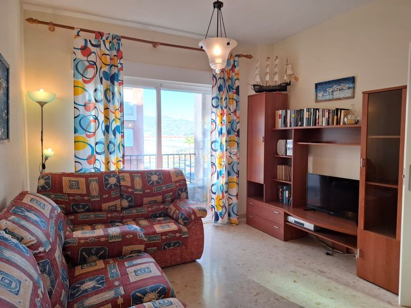 Foto 2465a645-6202-4bb4-b8d4-5e616f704419. Piso magnífico piso en venta en calahonda con cochera en Motril