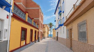 Casa a Torrenueva. ¡oportunidad única a 50 metros del mar!
