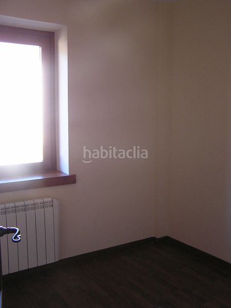 Foto 26c5adb2-b128-419d-b382-611bfebf2363. Dúplex amb xemeneia calefacció aparcament a Alt Àneu