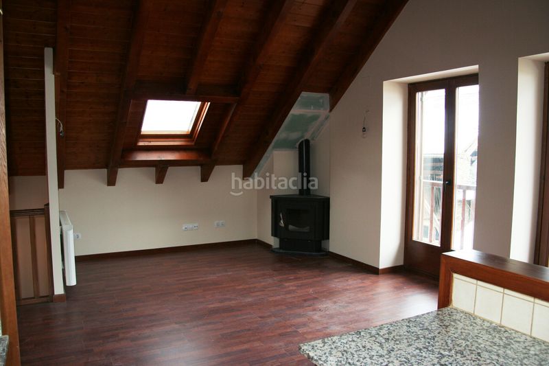 Foto 34d99956-bffc-4b2a-9247-8dd6dc05c920. Dúplex amb xemeneia calefacció aparcament a Alt Àneu