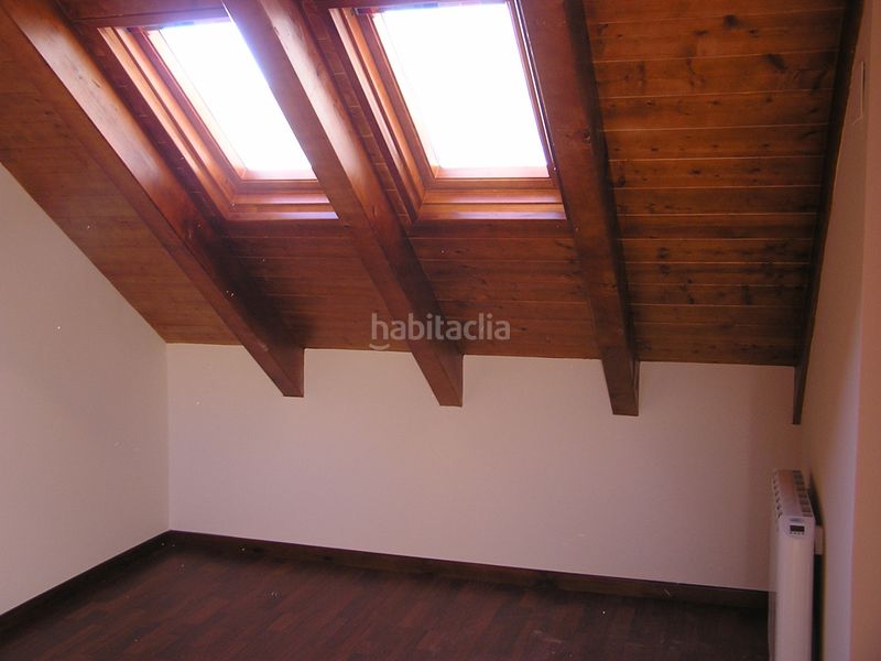 Foto f2366f05-bb3e-4624-8e7d-7231a909967b. Dúplex amb xemeneia calefacció aparcament a Alt Àneu
