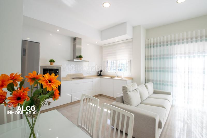 Foto fd1691e6-cf80-4921-9388-53e2dfe39fa4. Chalet mit parking in Urbanización Santa Rosa Torrox