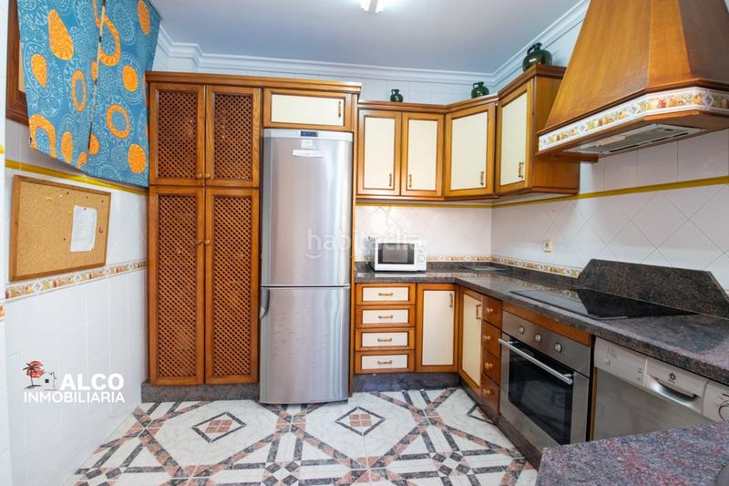 Foto fd94b261-ce66-4db6-bfcd-ec8b359a3688. Chalet mit parking in Urbanización Santa Rosa Torrox