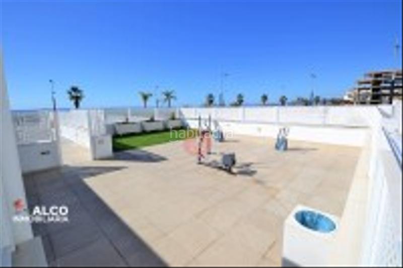 Foto 64a50a2d-aea5-4028-a41e-3e931240eef7. Piso frontal en urbanización las dunas características generales4 habitaciones2 bañosterraza de 33 m2107 m2 interioraparcamiento subter en Torrox
