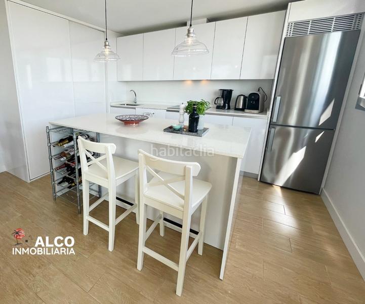 Foto 8bddc621-226a-4235-bf9d-8cfc40c68a01. Piso frontal en urbanización las dunas características generales4 habitaciones2 bañosterraza de 33 m2107 m2 interioraparcamiento subter en Torrox