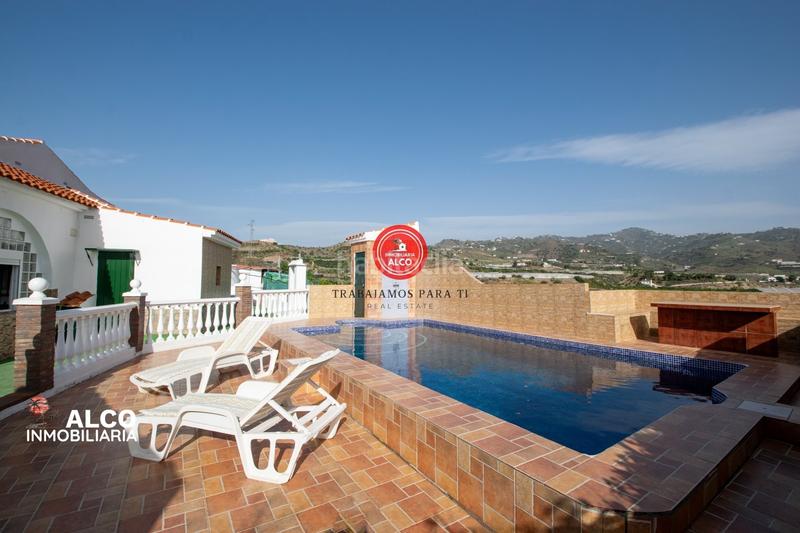 Foto 904e1b16-26fb-4996-a5fa-9337070ee854. Chalet  vélez málaga características generales superficie total 5740 m terraza cocina completa dormitorios 3 baños 1 zo en Lagos