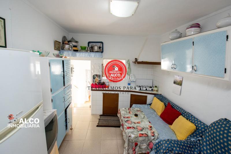 Foto 463b2685-226a-42bb-bfa8-a53f008ce5fb. Casa  en competate presentamos esta encantadora casa , situada a tan solo 50 metros de una zona de aparcamiento y en una en Cómpeta