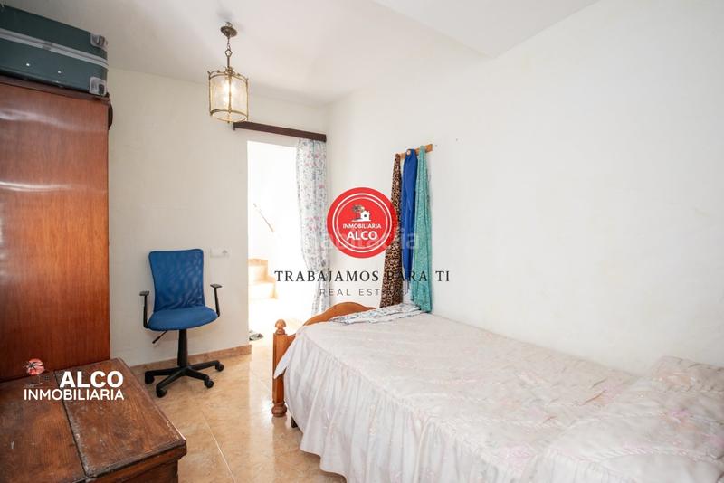 Foto 9e0b03db-a356-430c-85e2-471463cb82c0. Casa  en competate presentamos esta encantadora casa , situada a tan solo 50 metros de una zona de aparcamiento y en una en Cómpeta