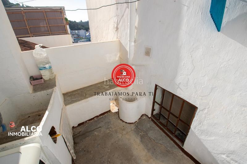 Foto ba7f9a2c-7746-449f-b0d1-101c1631c0f9. Casa  en competate presentamos esta encantadora casa , situada a tan solo 50 metros de una zona de aparcamiento y en una en Cómpeta