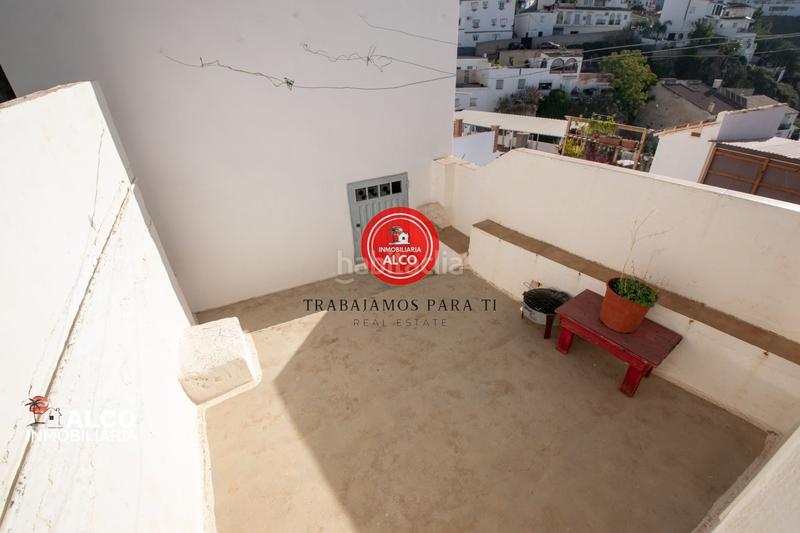 Foto baccd8db-dae3-48b0-8d36-4b385755902d. Casa  en competate presentamos esta encantadora casa , situada a tan solo 50 metros de una zona de aparcamiento y en una en Cómpeta