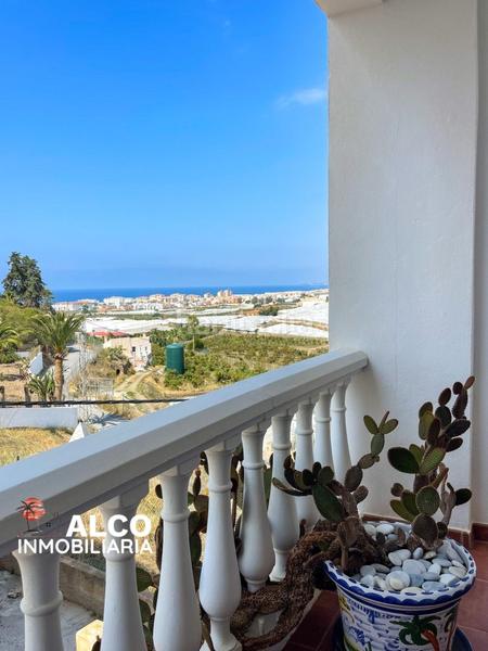 Foto 3b901006-de05-4905-9bfe-0d75b4f02dc6. Xalet amb aparcament piscina a Urbanización Santa Rosa Torrox