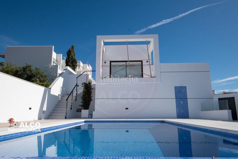 Foto 1b7e1520-7972-41ea-9fd8-7bb2959ffeb4. Chalet avec parking piscine dans Torrox park Torrox